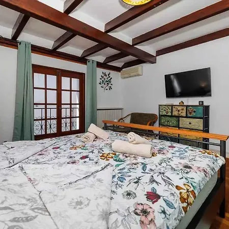 Casa de Férias In 54425 Selce