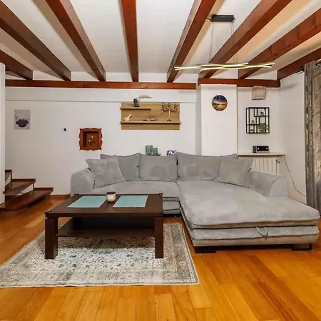 Casa de Férias In 54425 Selce